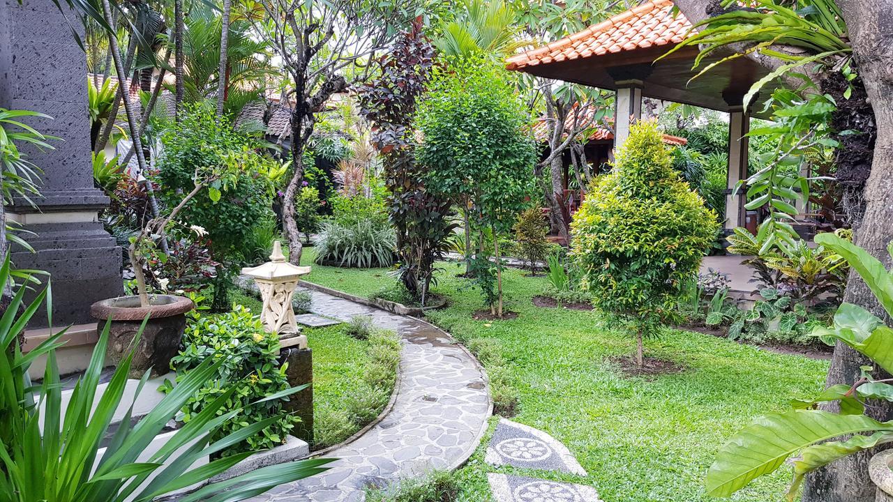 Kusnadi Hotel Legian Extérieur photo