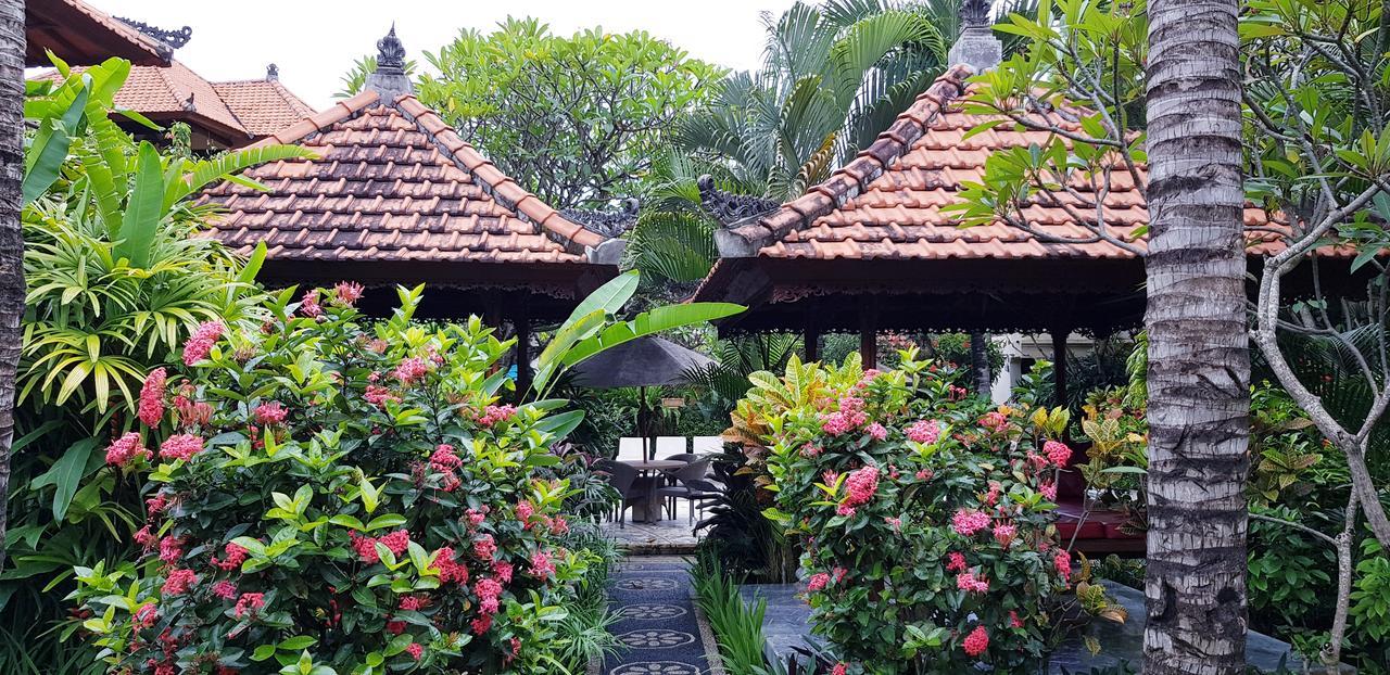Kusnadi Hotel Legian Extérieur photo
