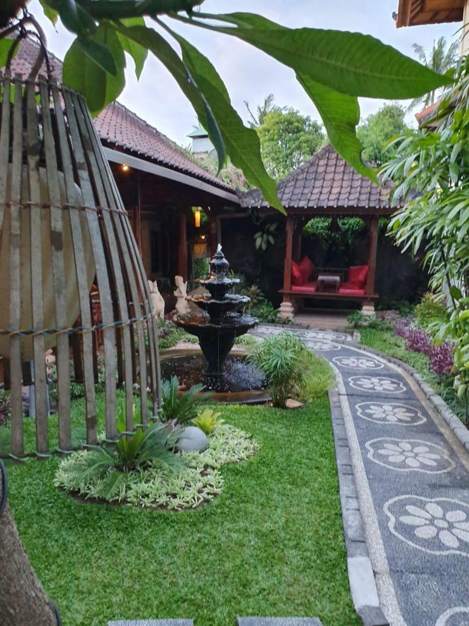 Kusnadi Hotel Legian Extérieur photo