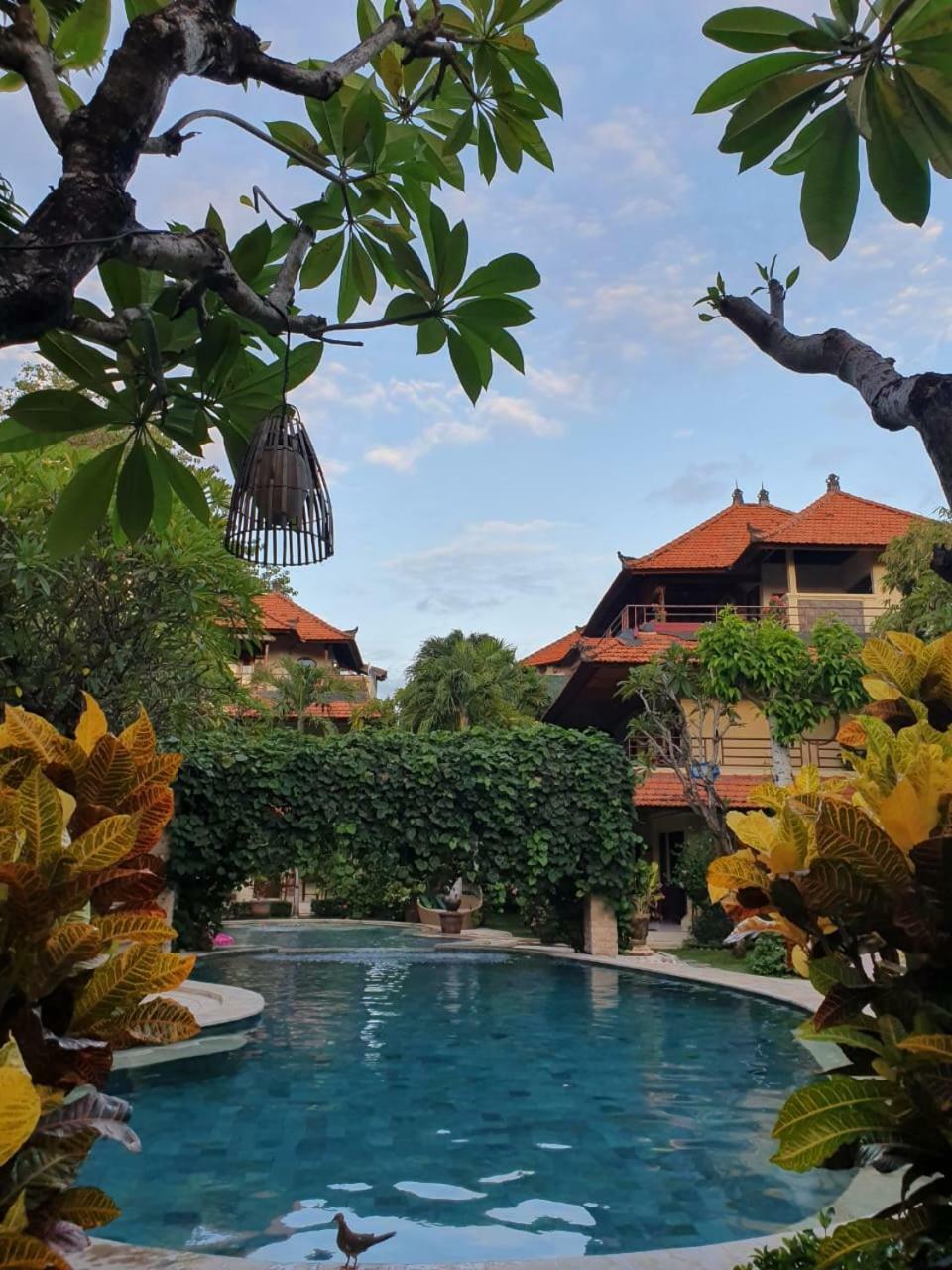 Kusnadi Hotel Legian Extérieur photo
