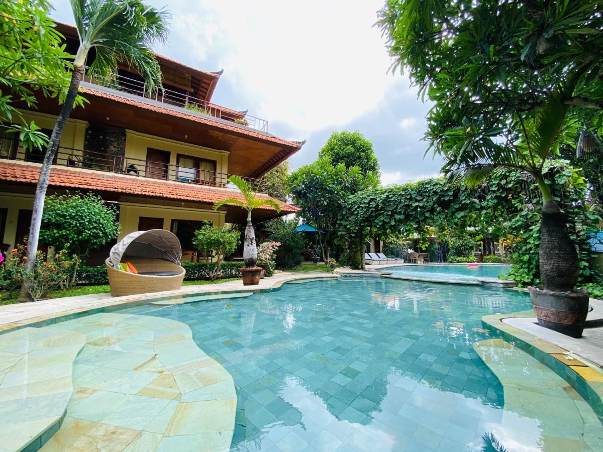Kusnadi Hotel Legian Extérieur photo