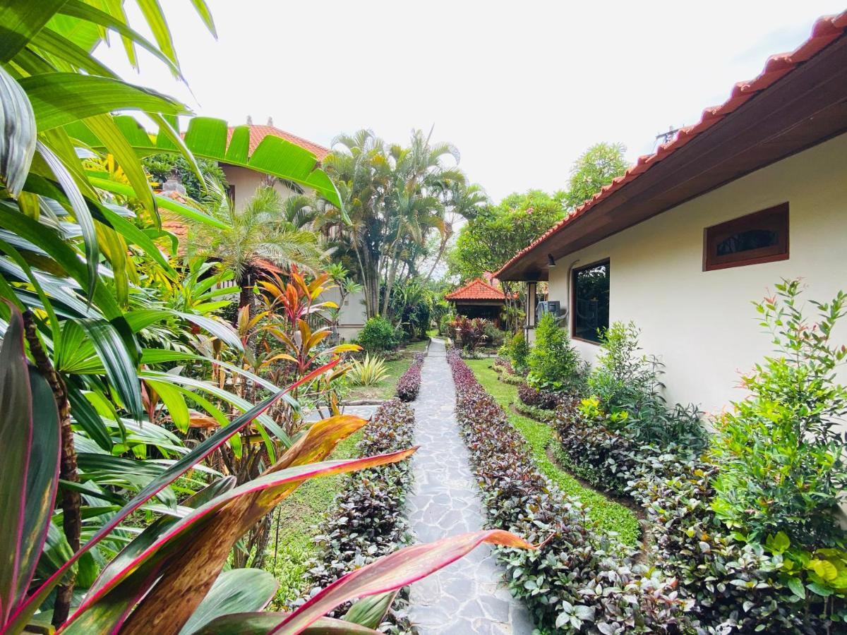 Kusnadi Hotel Legian Extérieur photo